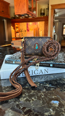  LAV Original Toiletry Pouch 15 Chocolate Braided with a 20ct Royston